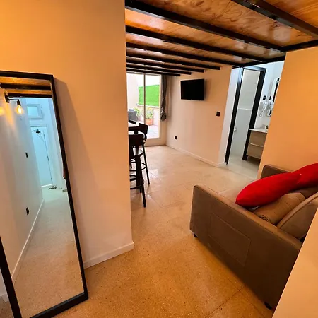 Apartment Con Terraza En Florida E2