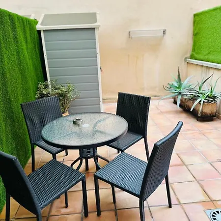 Con Terraza En Florida E2